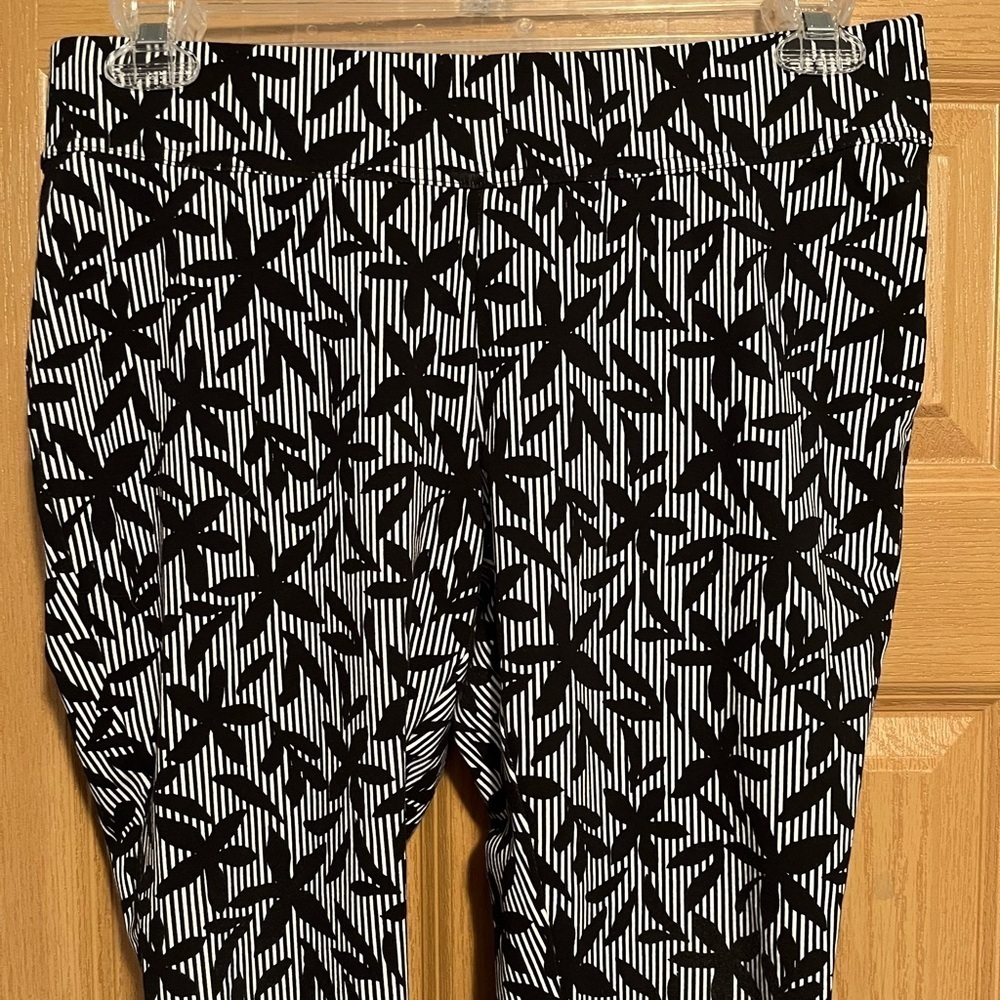 Lands End Starfish Pull On Leggings Floral & Striped Print - Picture 3 of 5